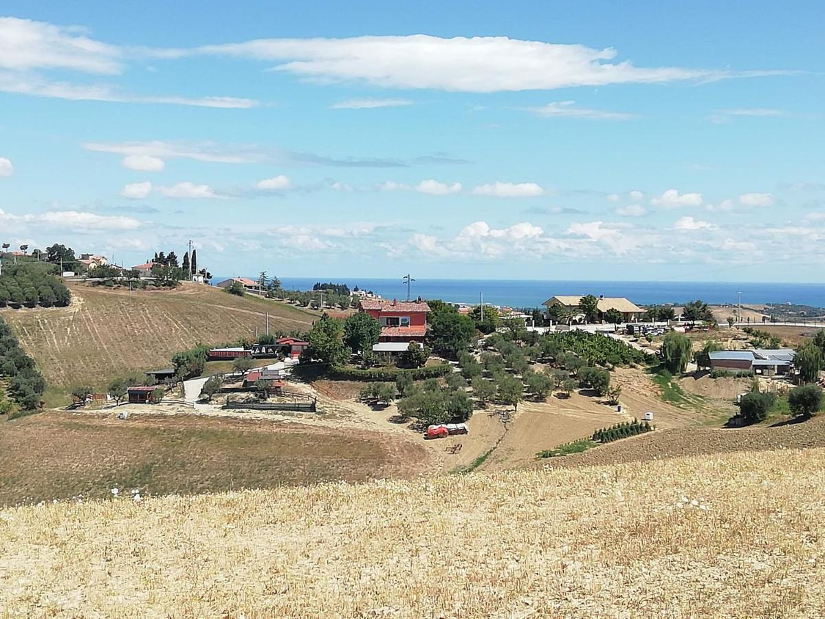 B&B Gli Amici Del Tubarello Розето-дельи-Абруцци Экстерьер фото
