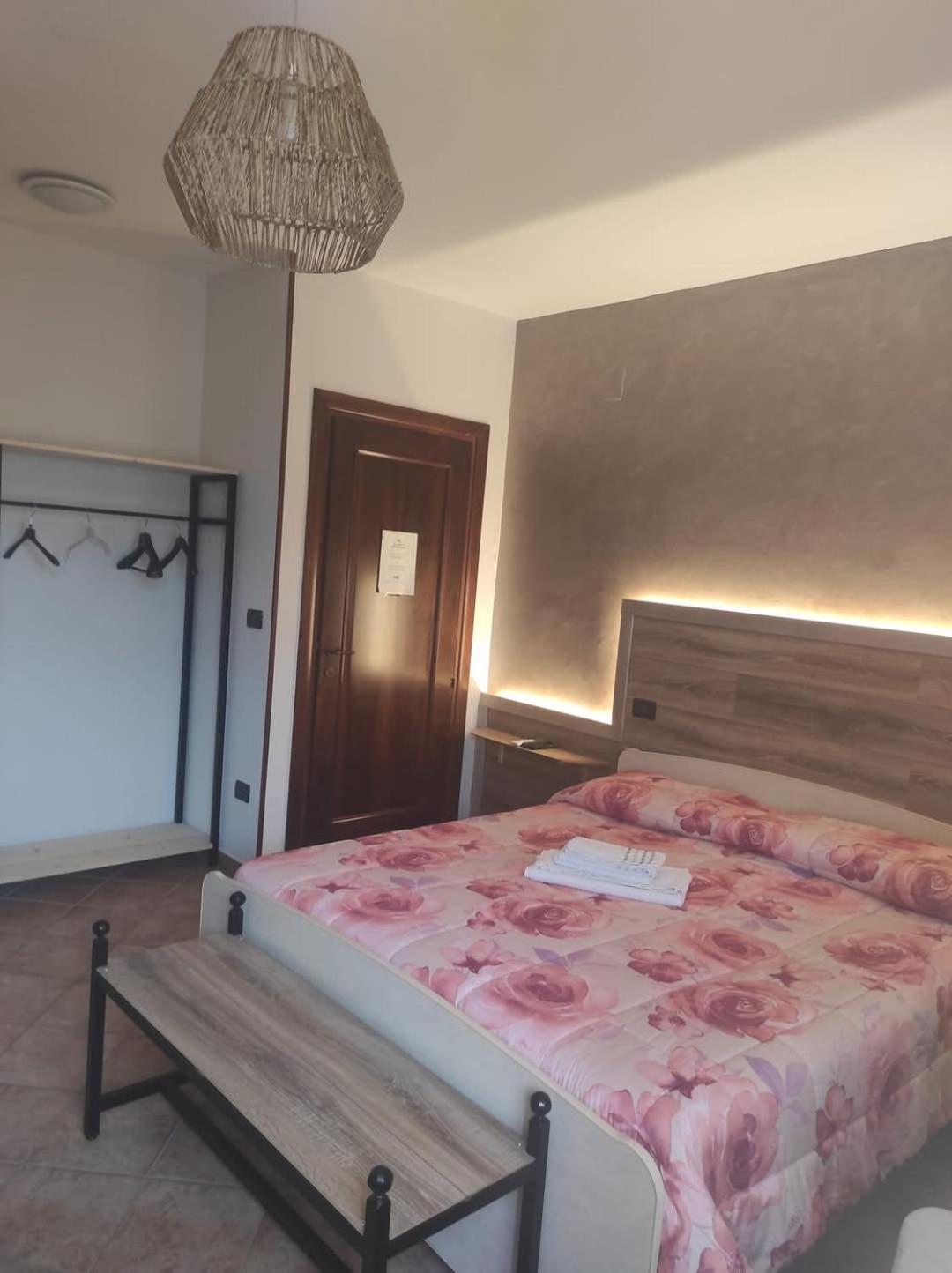 B&B Gli Amici Del Tubarello Розето-дельи-Абруцци Экстерьер фото