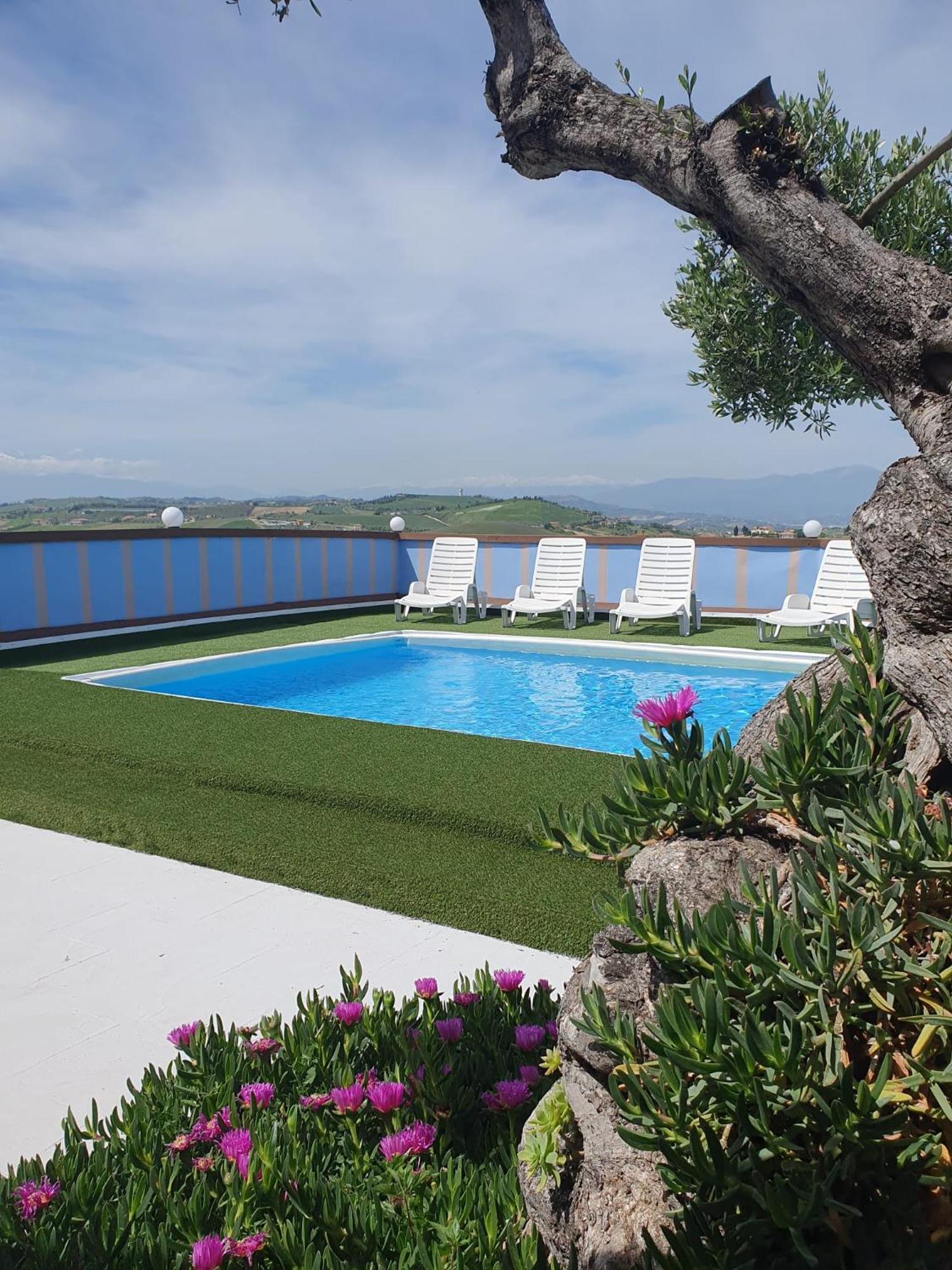 B&B Gli Amici Del Tubarello Розето-дельи-Абруцци Экстерьер фото